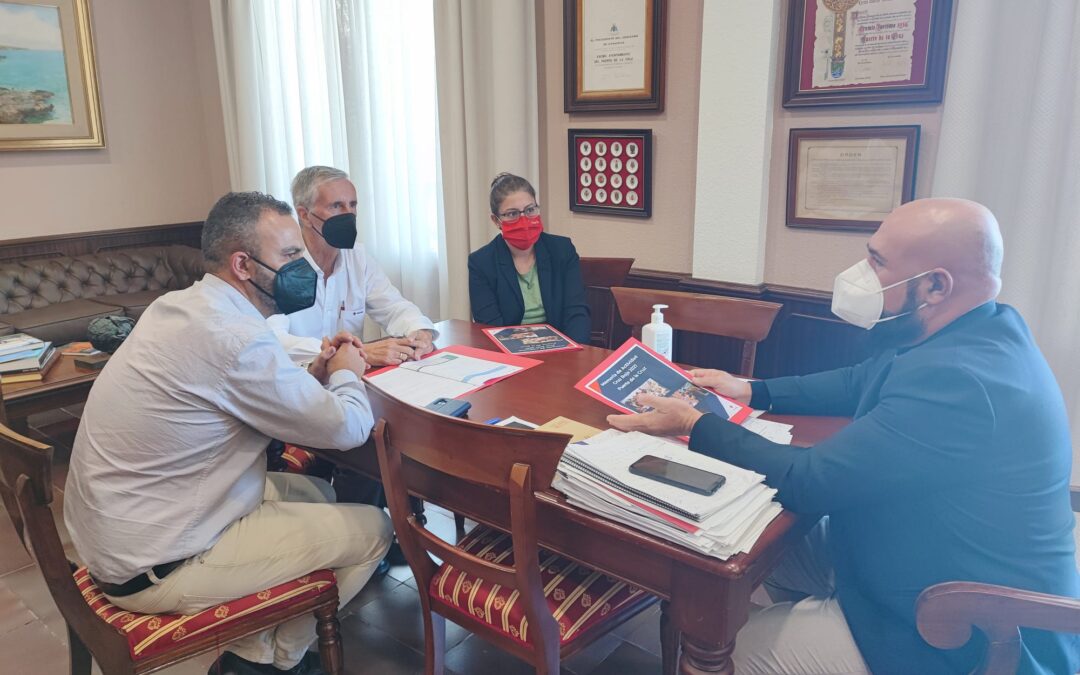 Cruz Roja expone la memoria de su labor en la ciudad durante 2021