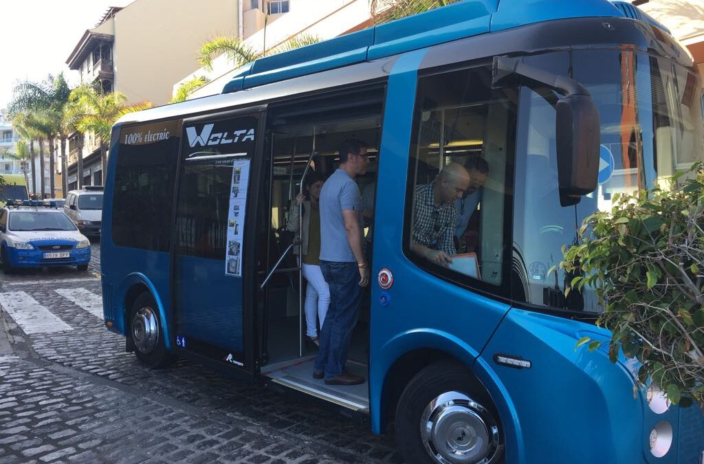 El Consistorio comienza el proceso para implantar guaguas eléctricas en el municipio