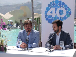 De izq. a dcha.: Jorge Marichal y Lope Afonso, presidente de Ashotel y Alcalde del Puerto De la Cruz, respectivamente