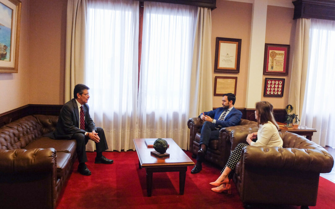 Abordan las posibles mejoras de las instalaciones del Servicio Canario de Empleo en el municipio