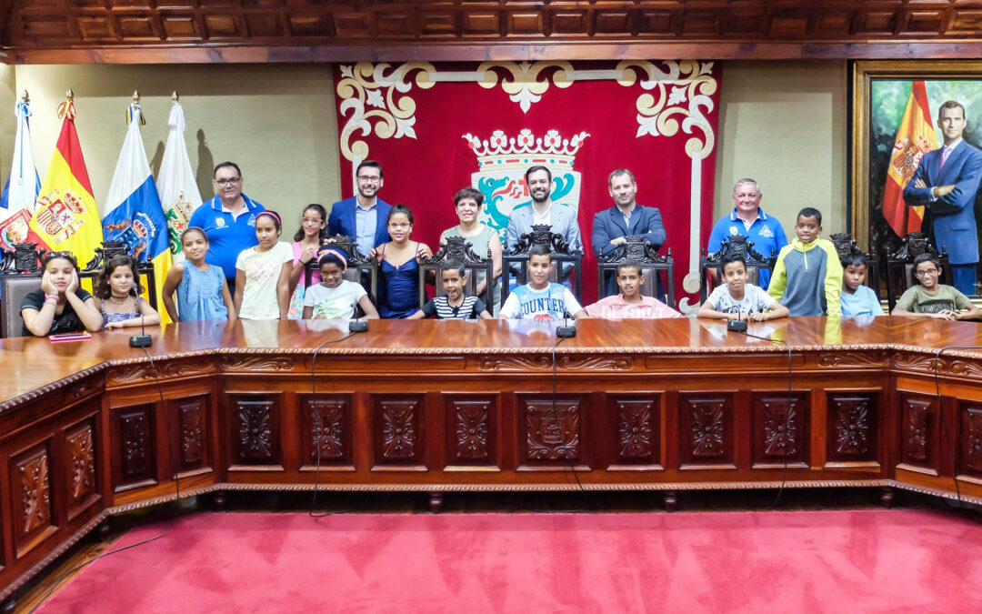 El Ayuntamiento portuense recibe a los niños Saharauis del programa “Vacaciones en Paz”