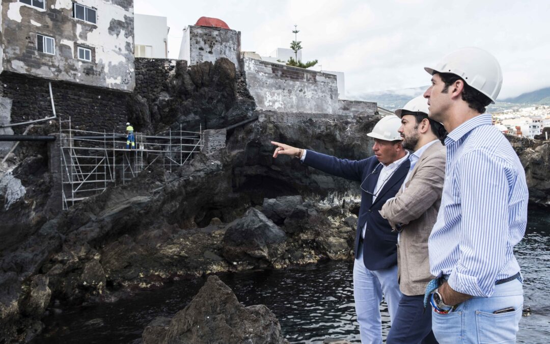 Reparado varios tramos del colector de saneamiento de Punta Brava