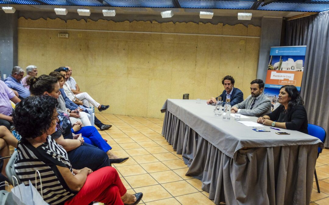 La concejalía de Turismo organiza un encuentro con una veintena de turoperadores de la Isla