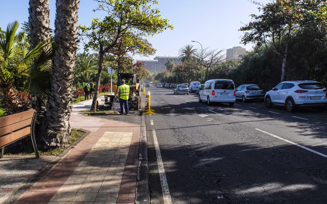 El Ayuntamiento portuense comienza con el asfaltado de la Avenida Francisco Afonso
