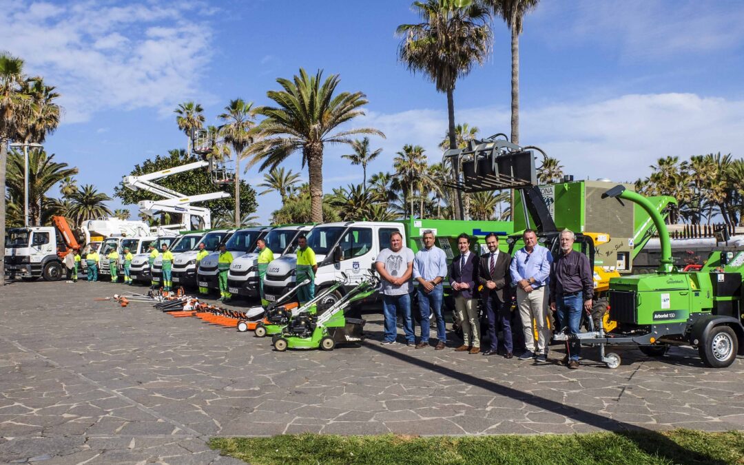 La empresa concesionaria del Servicio de Jardinería presenta su nueva flota de vehículos y maquinaria