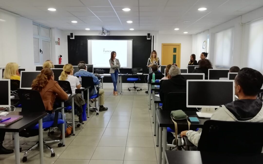 El CIE y FUNCASOR imparten un ciclo de charlas de sensibilización e iniciación al lenguaje de signos