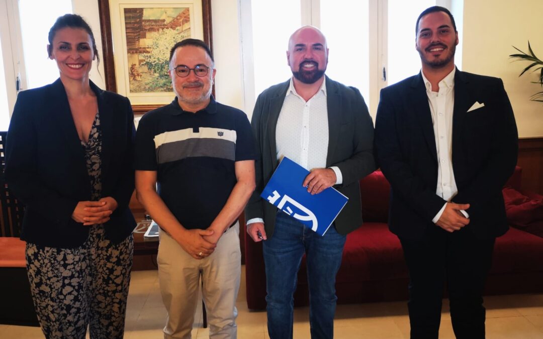 Reunión con el consejero insular de Turismo