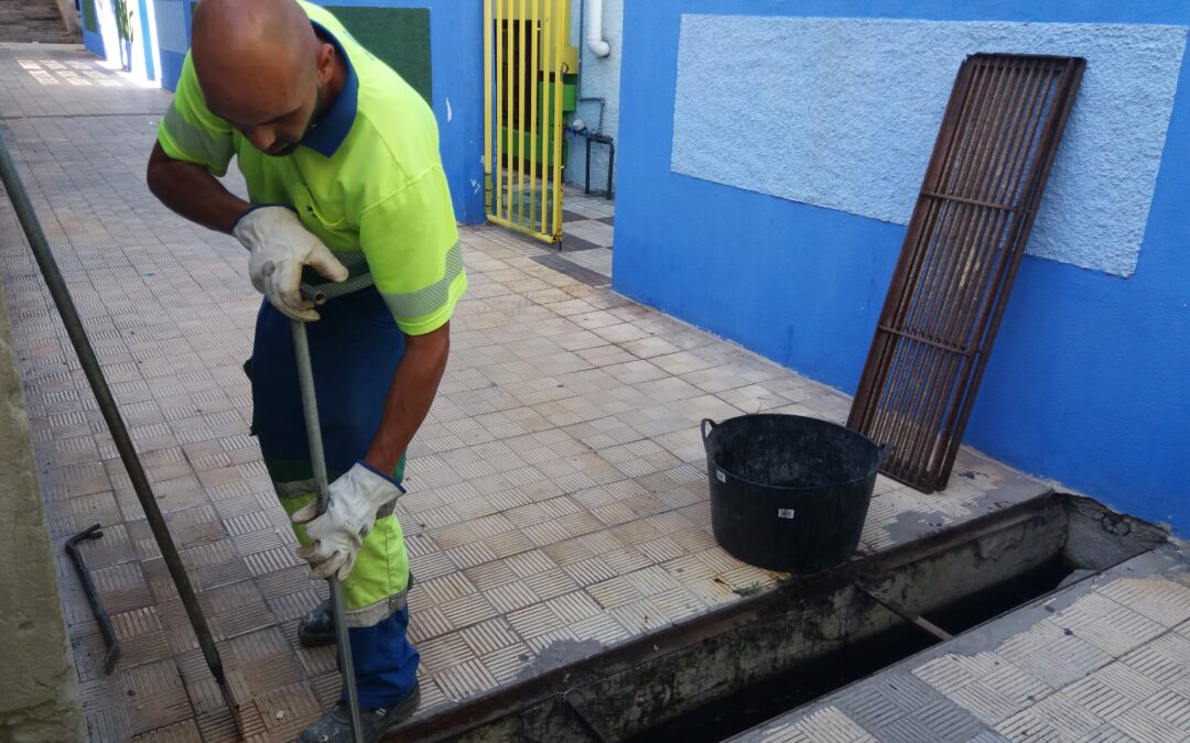 Puerto de la Cruz limpia en el último trimestre el 100% de los imbornales de las zonas inundables del municipio