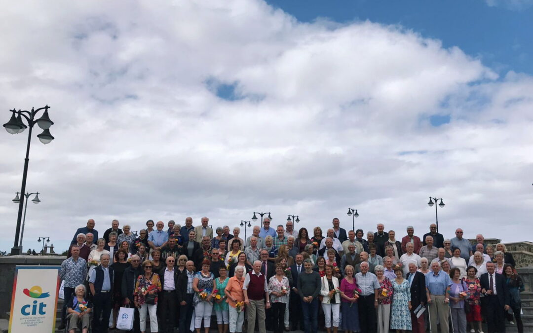 El  Centro  de  Iniciativas  y  Puerto  de  la  Cruz  reconocen  a  los turistas asiduos que visitan el municipio portuense
