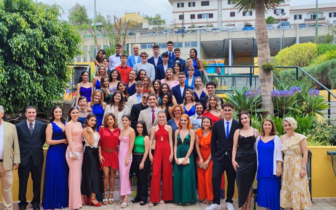 El IES Agustín de Betancourt celebra la graduación de 90 jóvenes portuenses