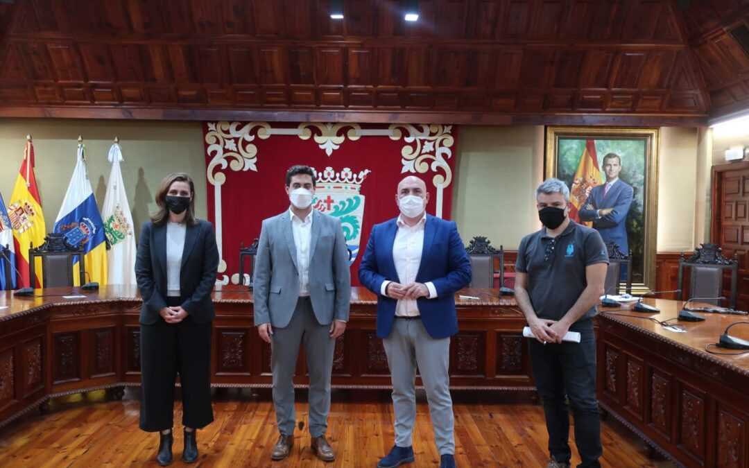 Puerto de la Cruz recibe a Fernando Miñarro, director de Infraestructuras turísticas de Canarias, para coordinar próximas acciones en el municipio