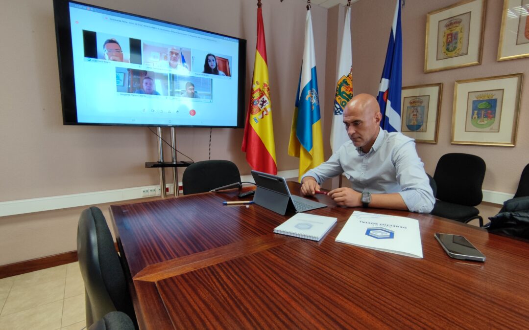 Reunión de coordinación con el Gobierno de Canarias para implementar mejoras en el Programa de Atención a Mayores del municipio
