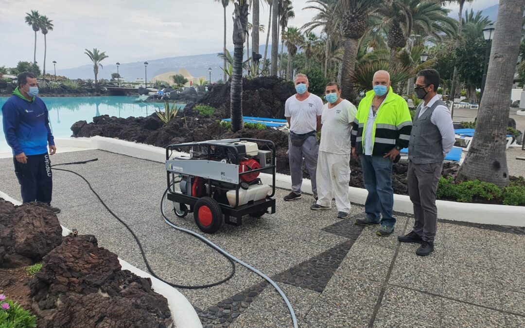 El Ayuntamiento adquiere una nueva hidrolimpiadora para el Complejo Turístico Costa Martiánez
