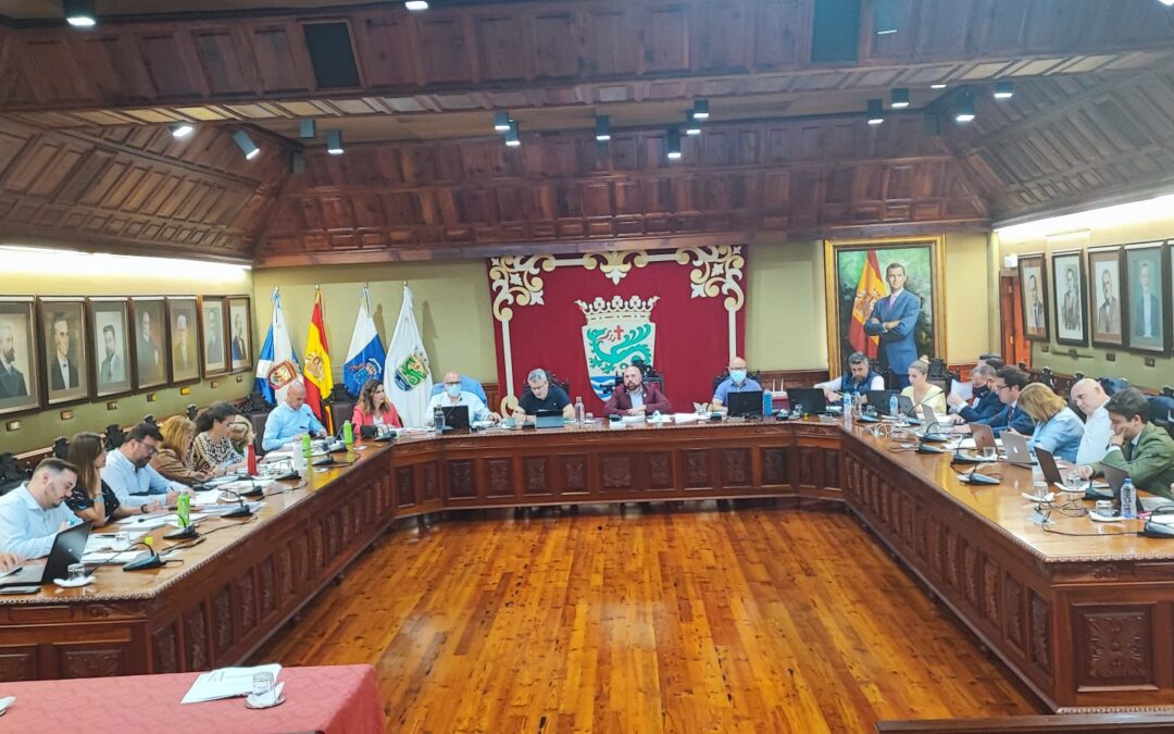 Puerto de la Cruz rinde homenaje y recuerdo a Aday Ruiz Machado poniendo su nombre a la plaza de la Calle Nueva