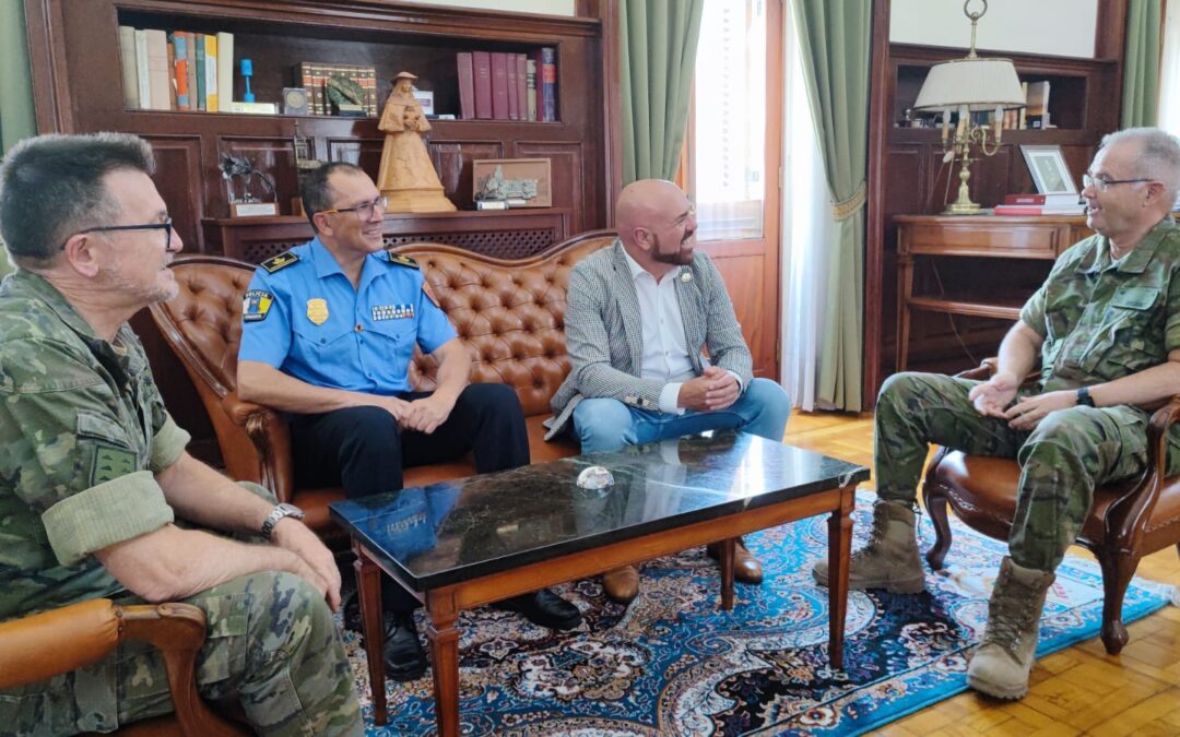 Encuentro con el Teniente General Jefe del Mando de Canarias