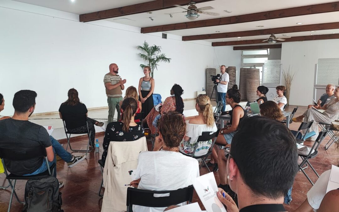 Canarias Convive imparte formación para generar espacios de reflexión sobre la inmigración en las islas