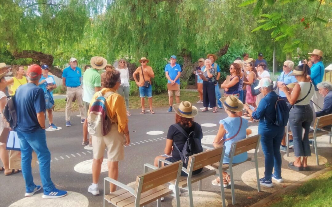 Una treintena de residentes en la zona del Botánico se suman a la II Ruta de ‘Barrios x el Clima’