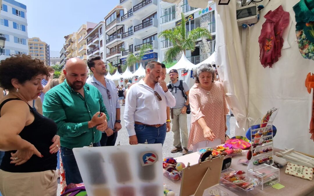 Abierta la III edición del Mercado de Artesanía en la plaza de los Reyes Católicos