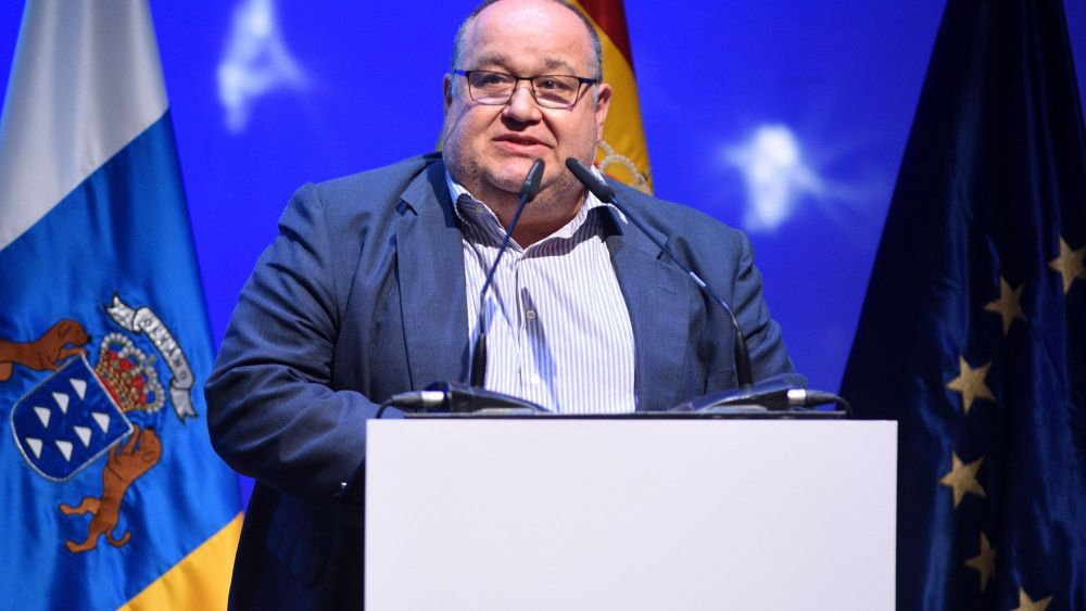 Puerto de la Cruz felicita a Nemesio Pérez, coordinador de INVOLCAN, reconocido por la Sociedad Europea de Geociencias