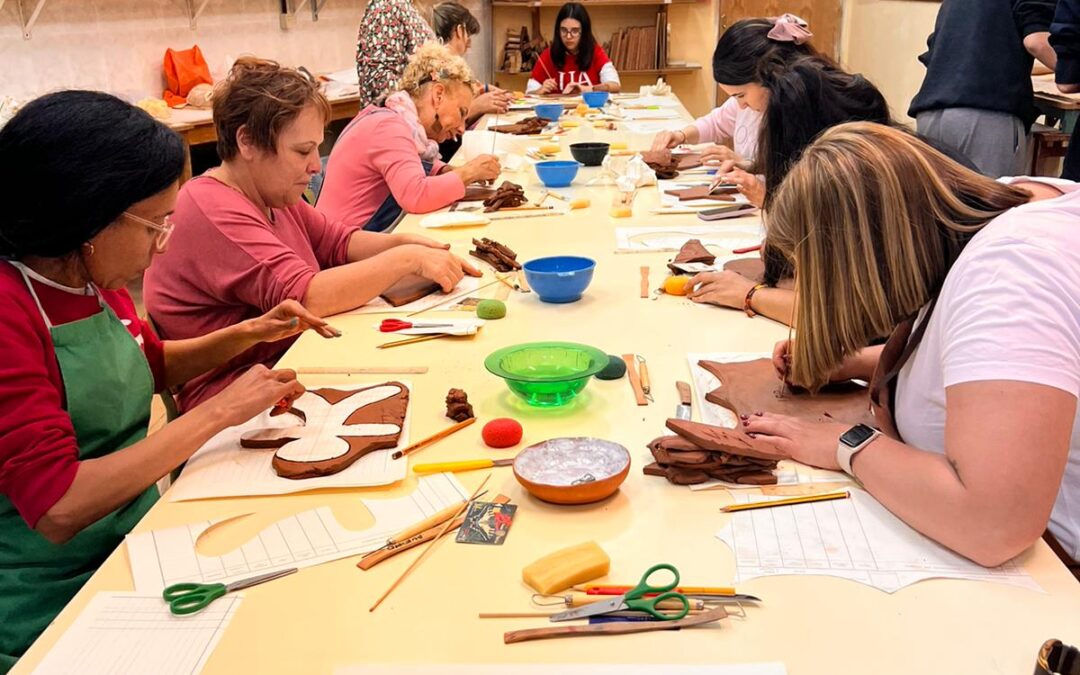 La Universidad Popular portuense compartió ilusión y formación con talleres gratuitos especiales de Navidad con un éxito absoluto de participación