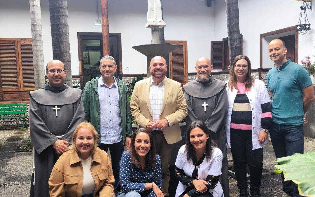 Visita institucional a la labor de los Hermanos de la Cruz Blanca