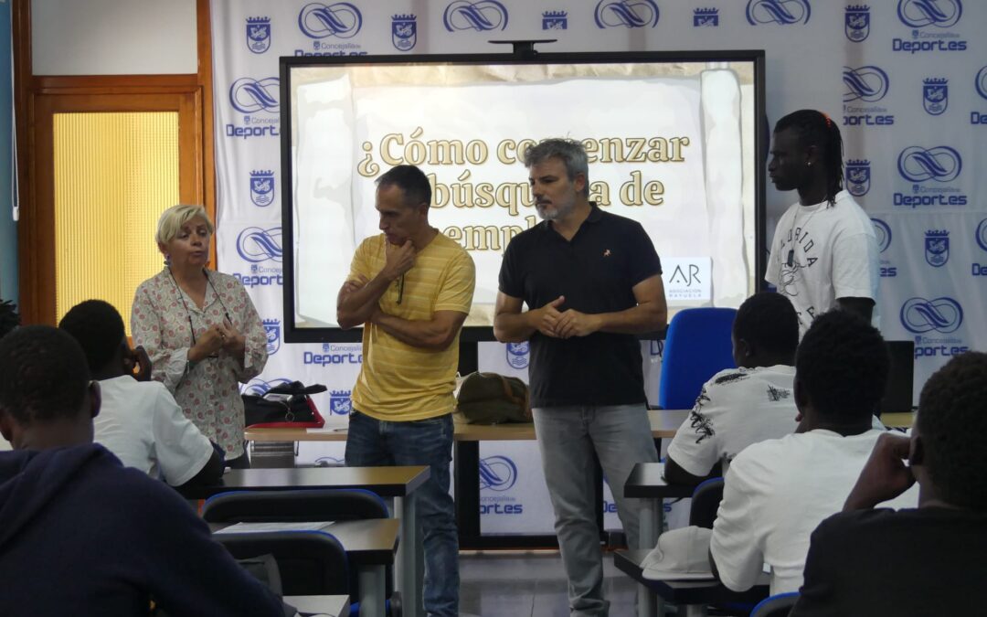 Las concejalías de Empleo y Participación realizan un taller de orientación laboral para menores inmigrantes