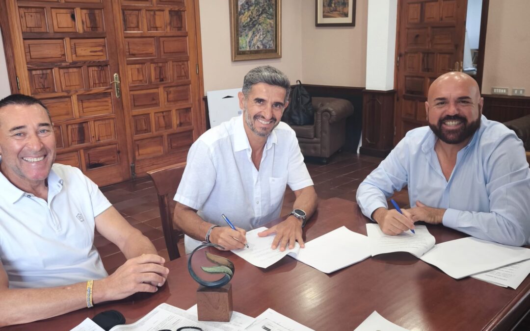 Firma del convenio del Trofeo Teide con la comisión organizadora