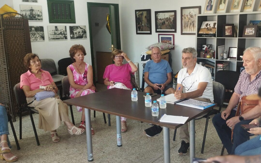 Puerto de la Cruz fortalece su red vecinal con un nuevo servicio de asesoramiento logístico a 11 barrios de la ciudad