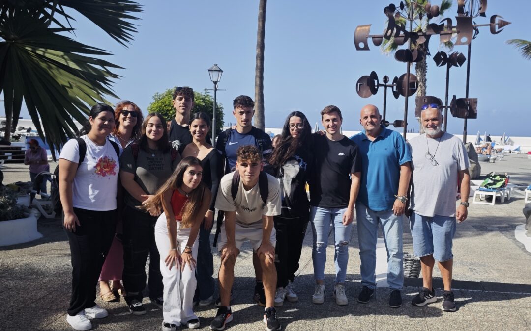 «EL COMPLEJO TURÍSTICO COSTA MARTIÁNEZ Y EL IES PUERTO DE LA CRUZ-TELESFORO BRAVO SE UNEN PARA TRANSFORMAR LA EXPERIENCIA DEL VISITANTE»