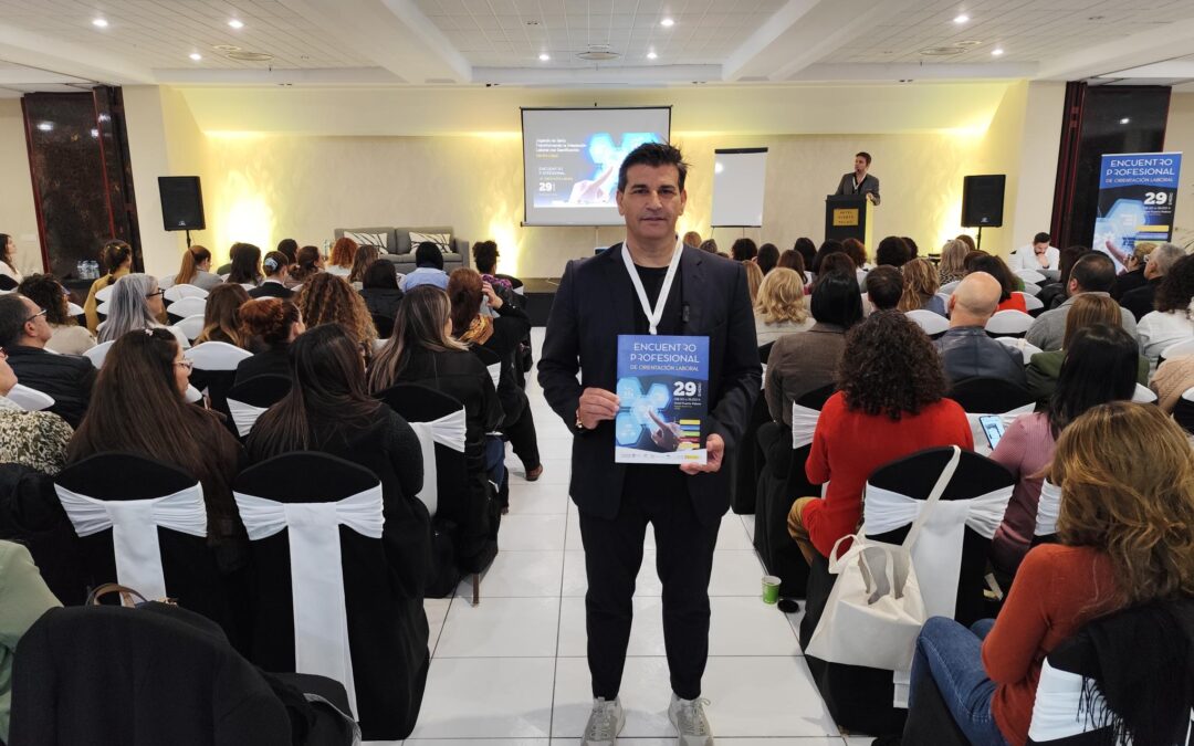 Puerto de la Cruz reúne a cerca de 200 profesionales del ámbito de la orientación laboral para abordar la innovación en el sector