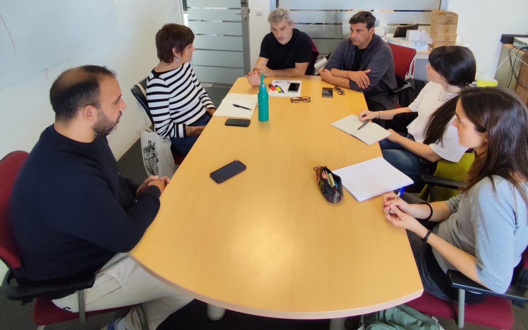 Puerto de la Cruz impulsa un proyecto de intervención comunitaria para combatir el aislamiento social causado por la turistificación