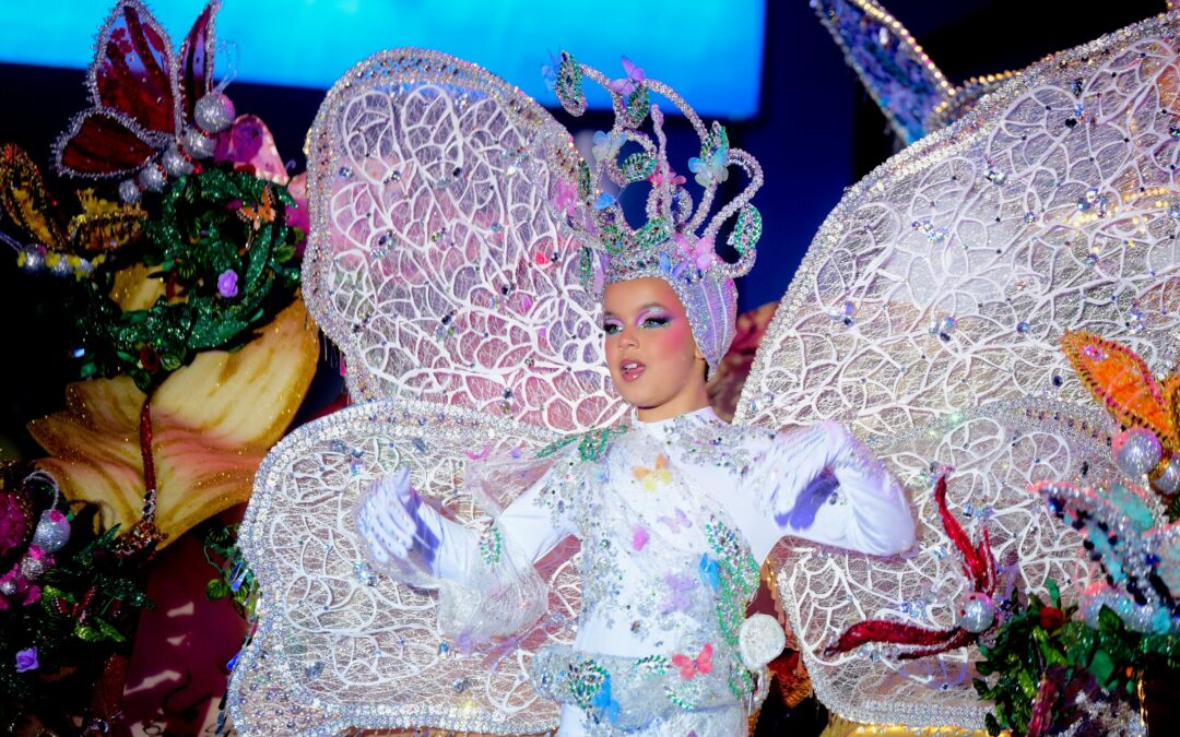 La Gala de Trono Infantil deslumbra bajo “El hechizo de Brianna”