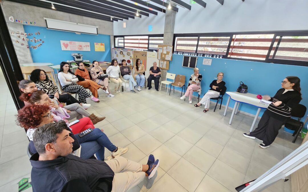 Tejiendo Puentes, un proyecto municipal que mejora la comunicación familiar y previene conductas de riesgo en la infancia y juventud