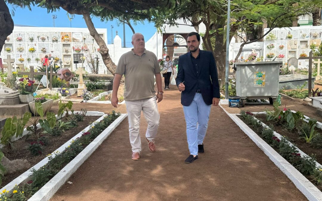 Puerto de la Cruz embellece el Cementerio Municipal San Carlos para recordar a nuestros seres queridos en el Día de Todos los Santos y de los Fieles Difuntos