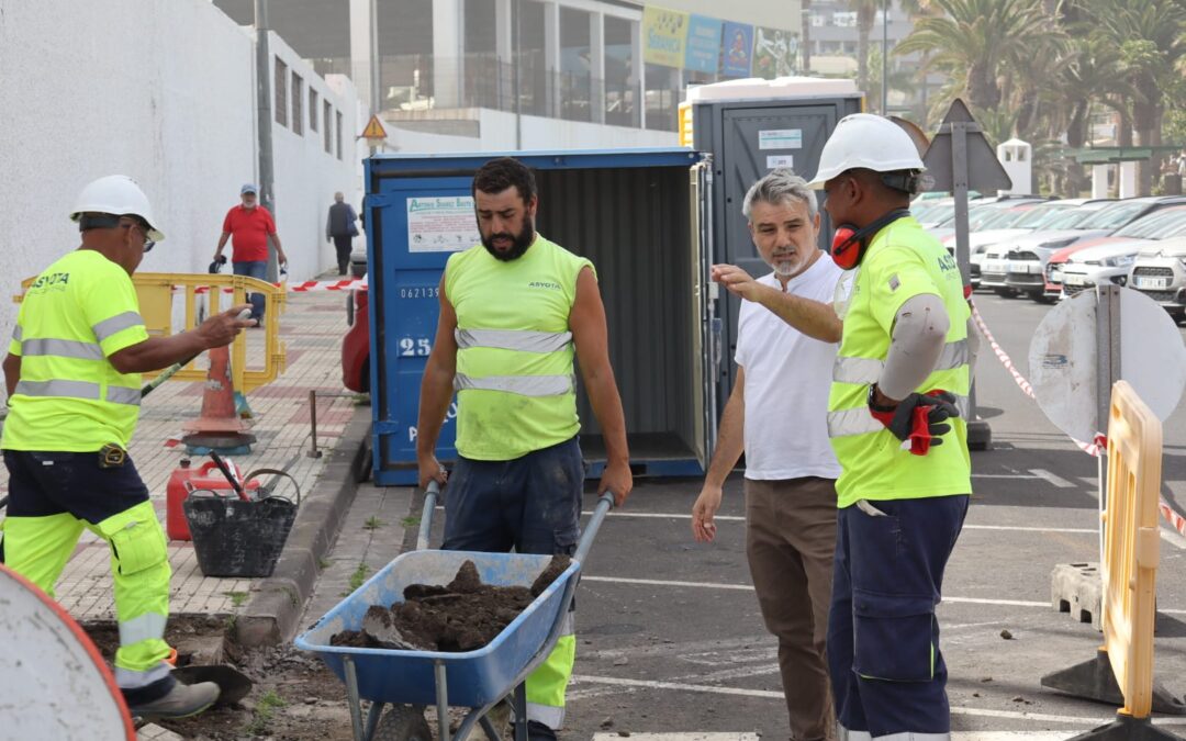 Iniciadas las obras de mejora del acerado en Luis Lavaggi para facilitar la movilidad y accesibilidad