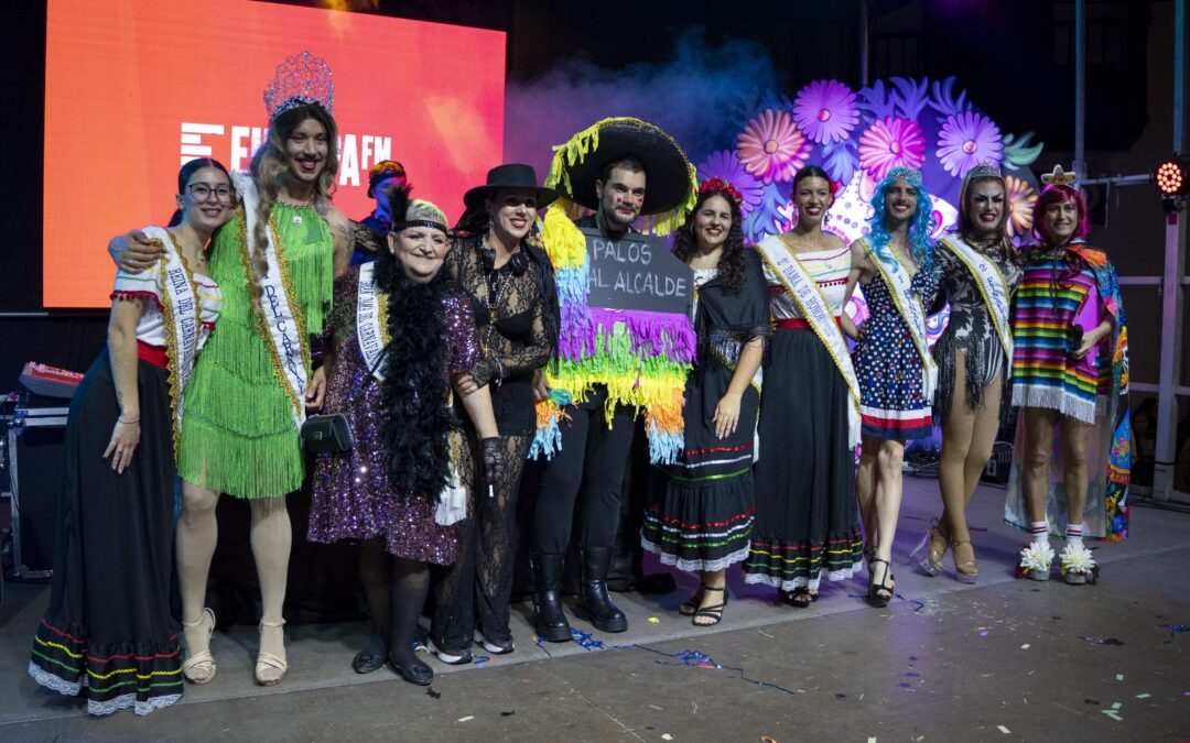 Puerto de la Cruz se sube a los tacones en una noche de vértigo y fantasía