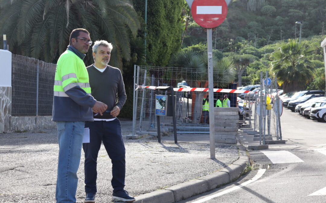 Urbanismo inicia las obras que conectarán directamente la red de saneamiento de Las Dehesas y La Vera con la depuradora comarcal