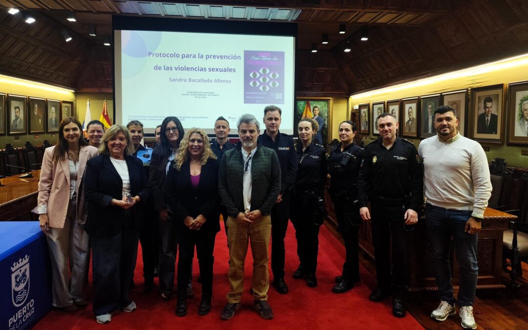 El Ayuntamiento de Puerto de la Cruz presenta a la Policía Nacional y Local el protocolo contra el acoso sexual en el ocio nocturno