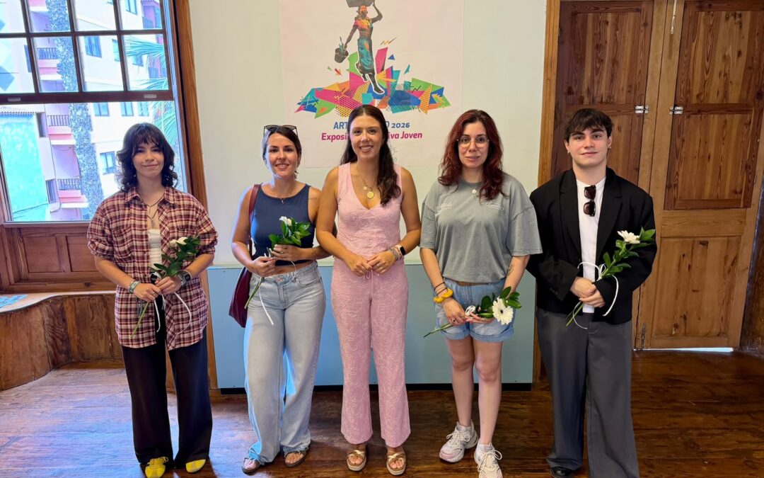 Puerto de la Cruz impulsa el talento joven con una exposición colectiva de artistas portuenses en la Casa de la Juventud