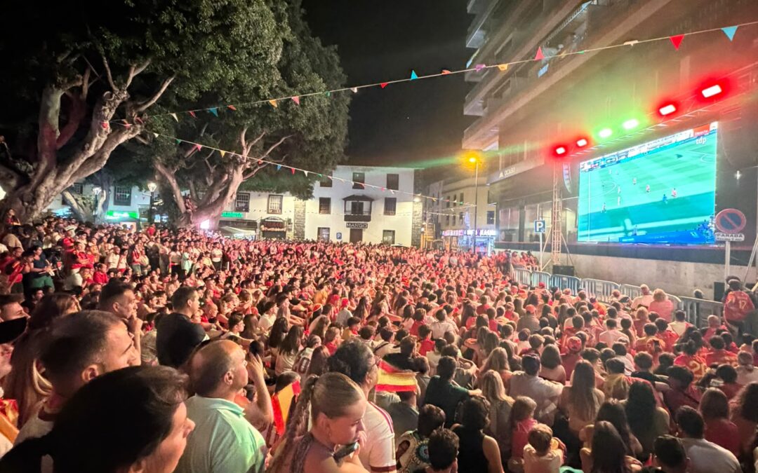 Puerto de la Cruz celebra de manera cívica la victoria de España en la Copa del Mundo