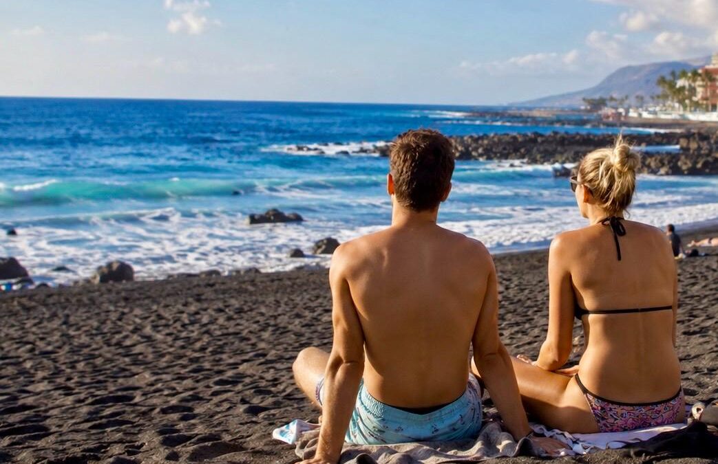 Playa Grande y Charcón reabren al baño tras confirmar Salud Pública la calidad favorable del agua
