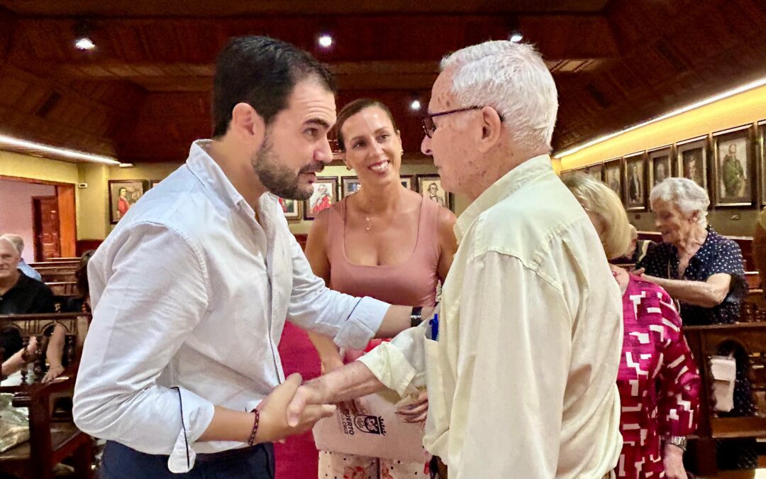 Puerto de la Cruz rinde homenaje a Diego Vega Roca por toda una vida vinculada al mundo del motor
